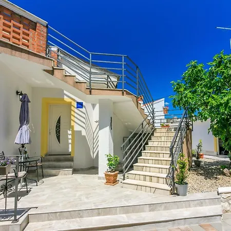 Danijel Apartment *